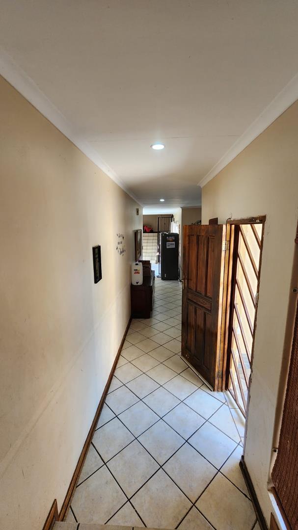 To Let 4 Bedroom Property for Rent in Cashan North West